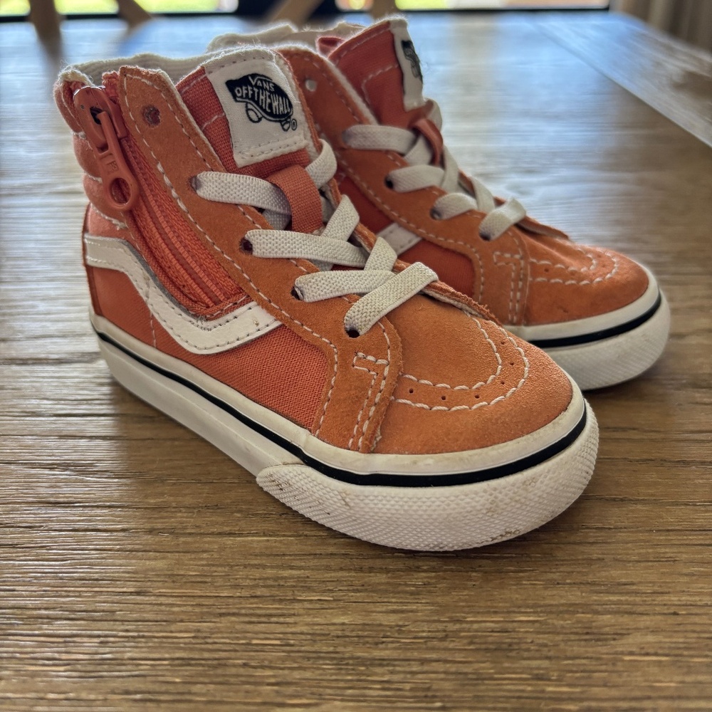 Toddler VANS Hi-Sk8 Zipper Shoe - Size 5